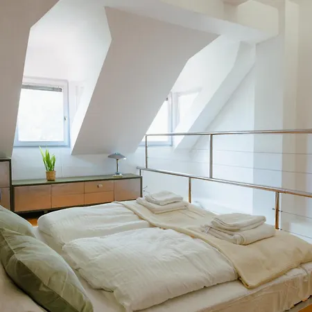 Bridge Apartment Ljubljana